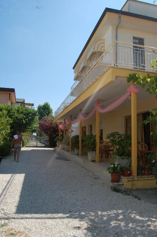 Hotel Perugini Marebello Ngoại thất bức ảnh